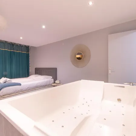 Appartement Zen - Studio Avec Jacuzzi - 8eme